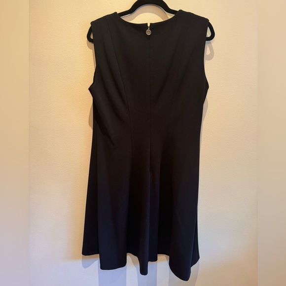 Tommy Hilfiger - Black Sleeveless Knee-Length Dress - Size 14 - Picture 5 of 5